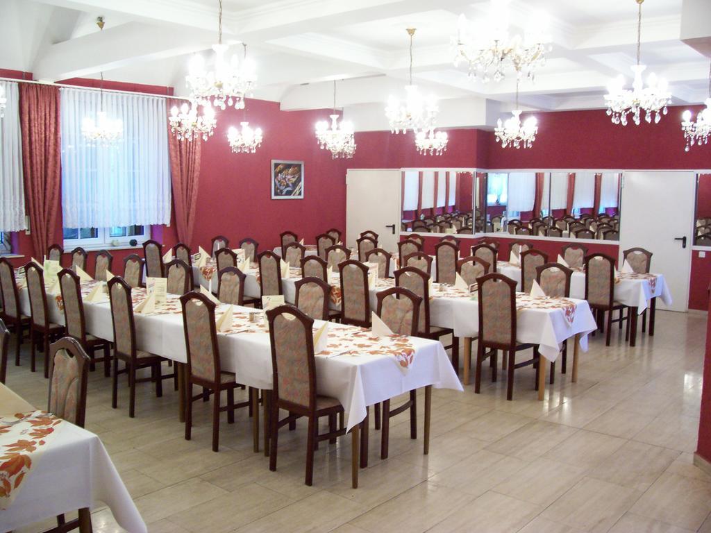Reuterstadt Stavenhagen Hotel Reuterhof מראה חיצוני תמונה