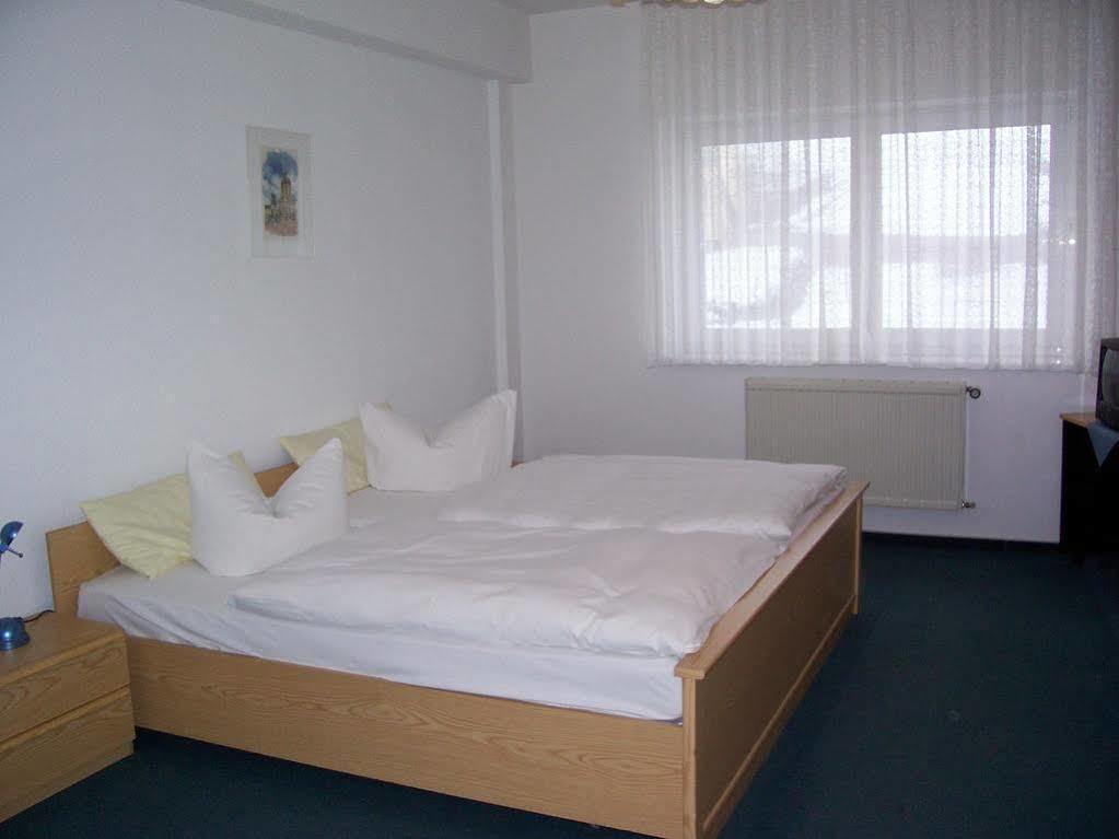Reuterstadt Stavenhagen Hotel Reuterhof מראה חיצוני תמונה