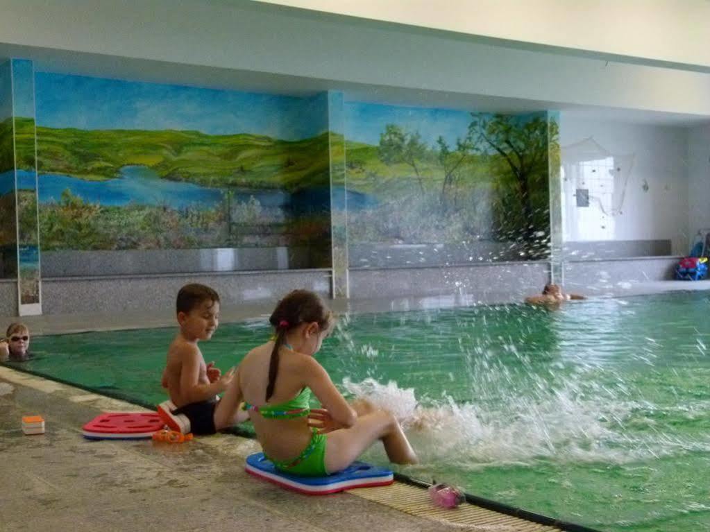 Reuterstadt Stavenhagen Hotel Reuterhof מראה חיצוני תמונה